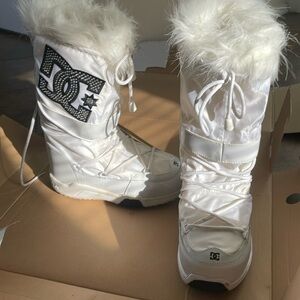 DC women’s boots chalet 2.0 le j 303420 size 7